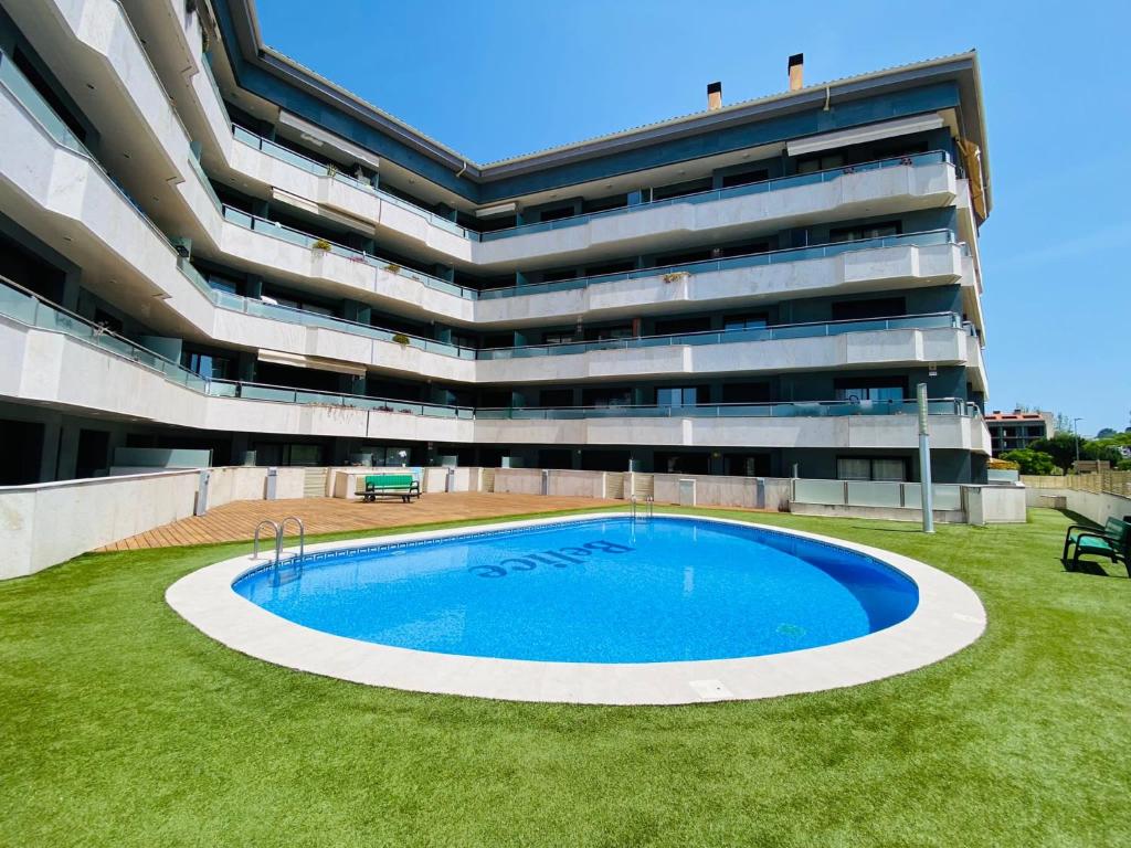 Fenals beach lux apartment with swimming pool