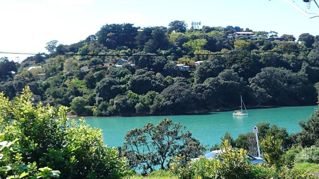 Shelly Beach Studio, Waiheke Island