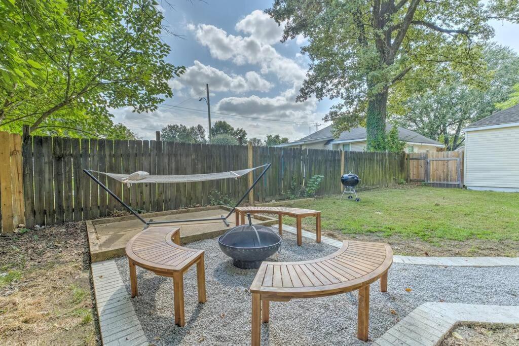 Bright & Charming Cooper Young Cottage with Fire Pit and Porch Swing