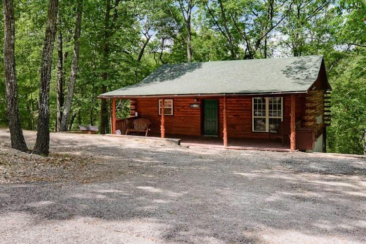 Secluded Cabin in the Woods! 1 story