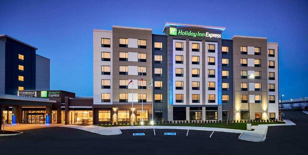 Holiday Inn Express Niagara-On-The-Lake, an IHG Hotel