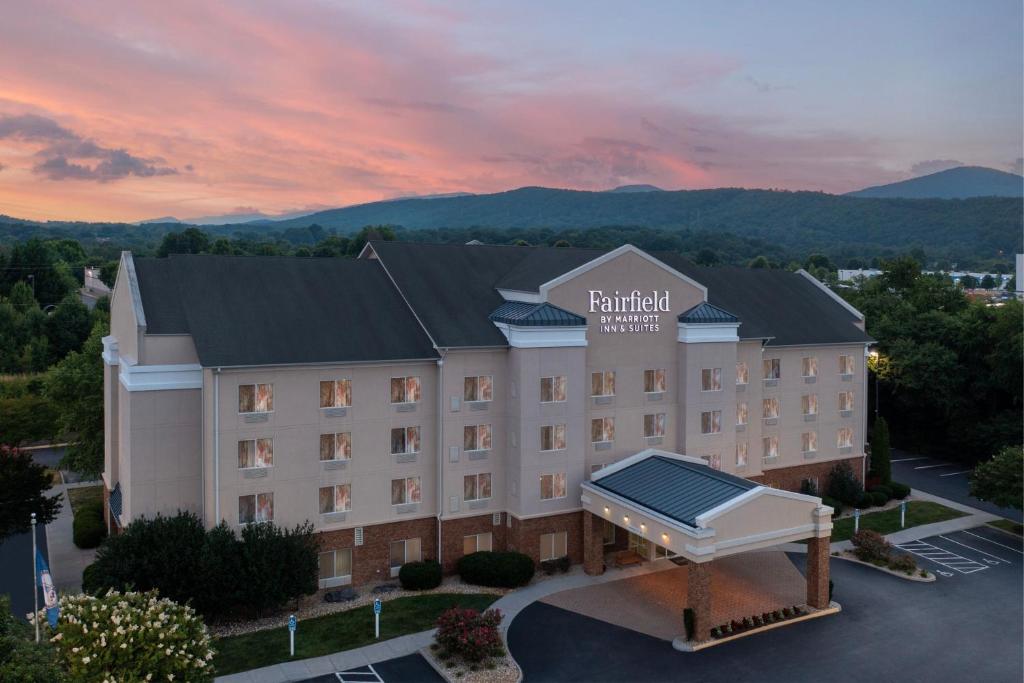 Fairfield Inn & Suites Roanoke Hollins/I-81