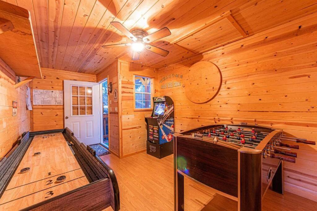 Cabin #3 Rainbow Trout - Pet Friendly- Sleeps 6 - Playground & Game Room