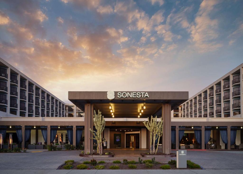 Sonesta Redondo Beach and Marina