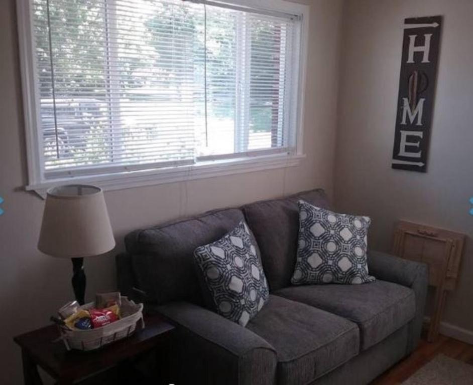 Cozy 1 BR Efficiency Apt close to TTU and Downtown