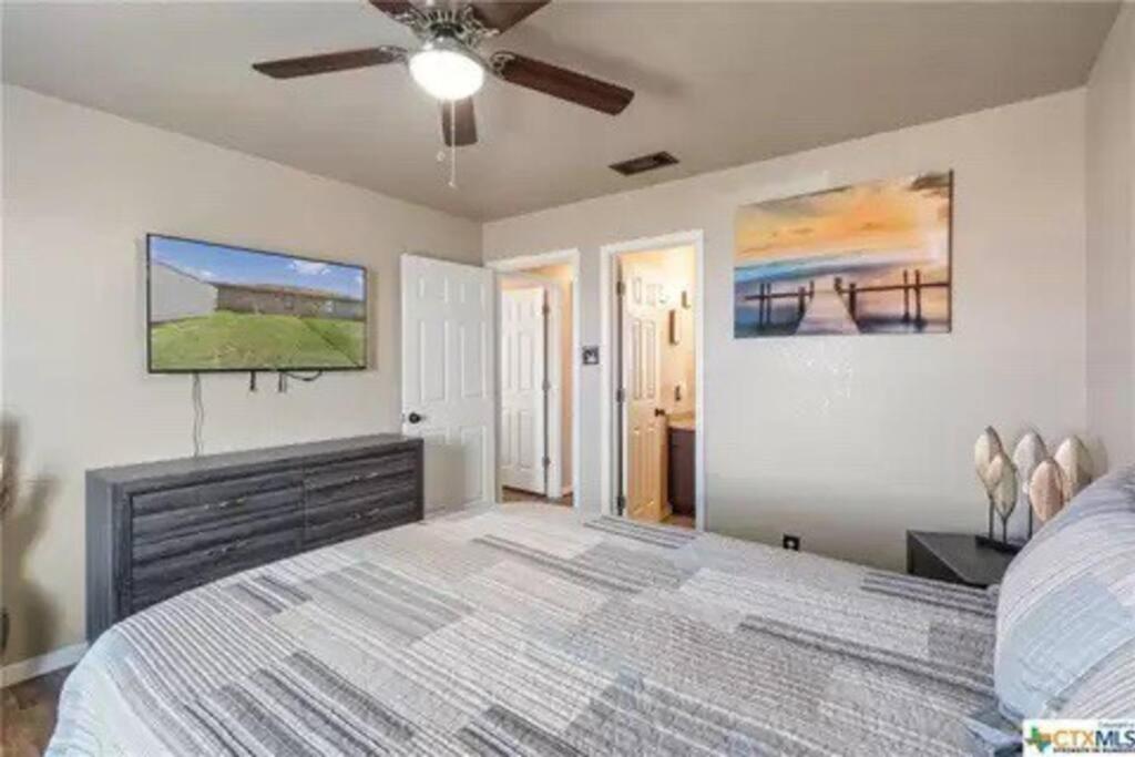 Cozy 3bd/2bath staycation near fort hood