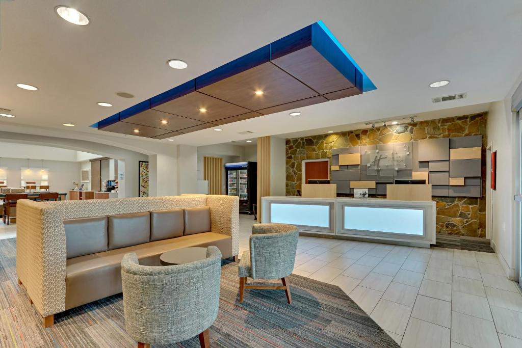 Holiday Inn Express Hotel and Suites Weatherford, an IHG Hotel